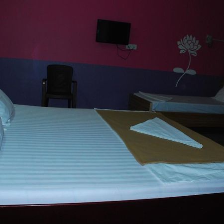 Jayalakshmi Residency Otel Tirupati Dış mekan fotoğraf