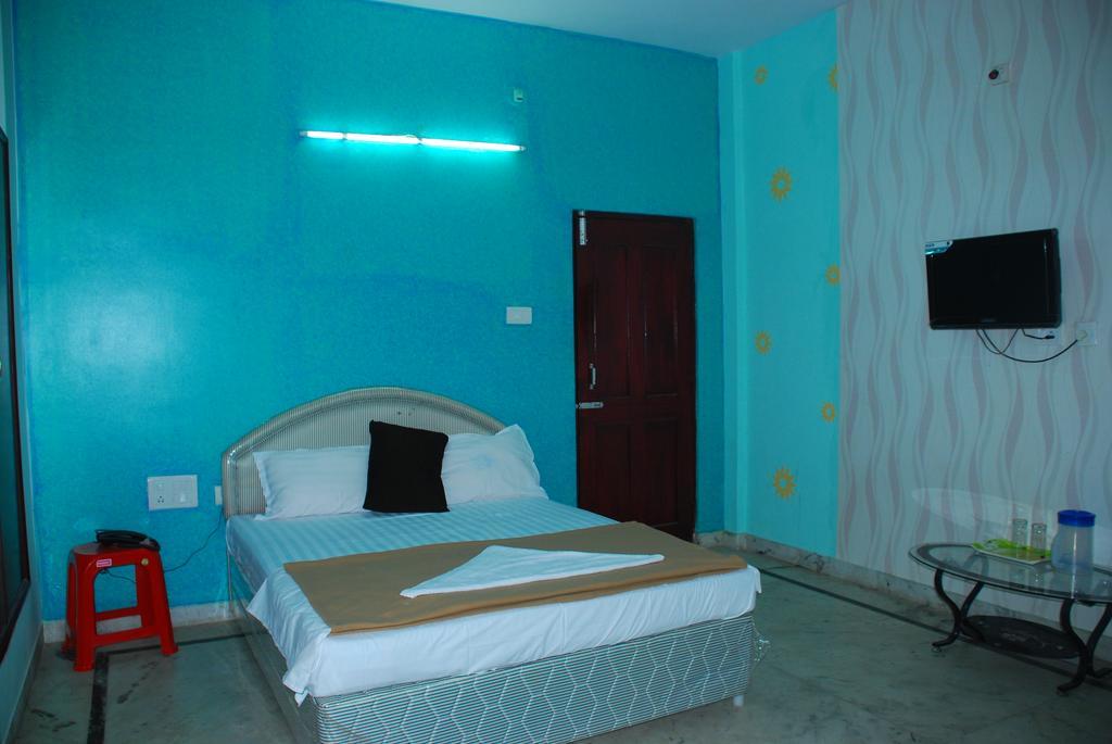 Jayalakshmi Residency Otel Tirupati Oda fotoğraf