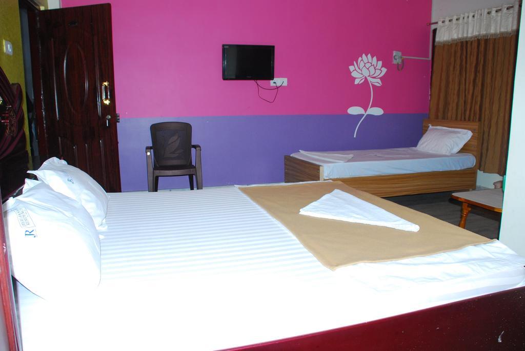 Jayalakshmi Residency Otel Tirupati Oda fotoğraf