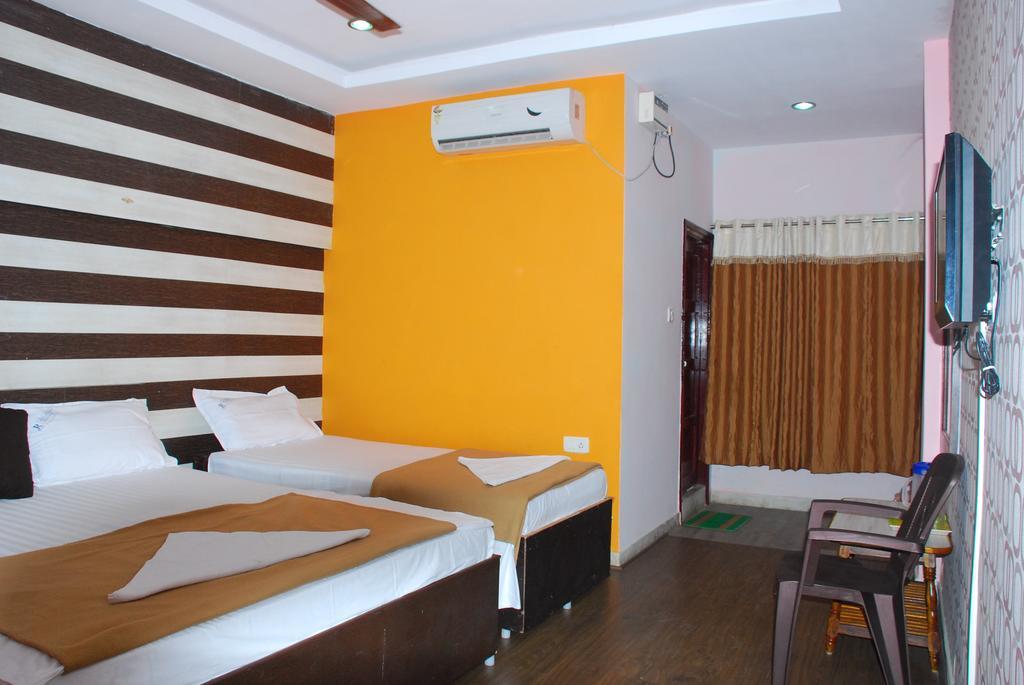 Jayalakshmi Residency Otel Tirupati Oda fotoğraf